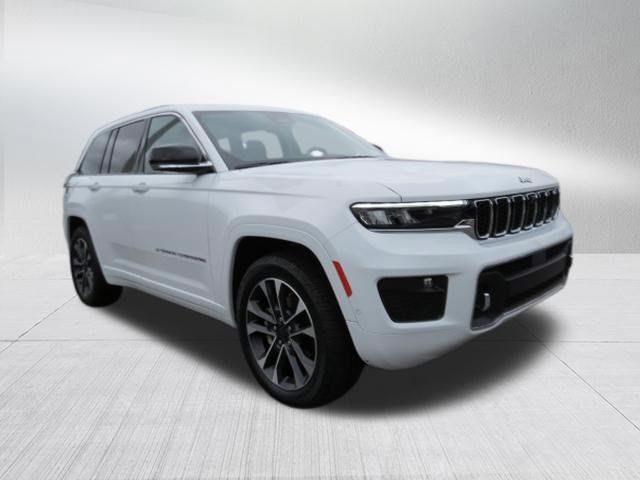 Used 2023 Jeep Grand Cherokee Overland w/ Adv Protech Group III AWD/4WD image 2