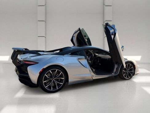 Used 2023 McLaren Artura RWD image 14
