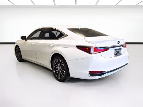 Used 2025 Lexus ES 300h w/ Premium Package FWD image 6
