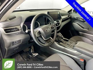 Used 2024 Toyota Highlander LE video 3