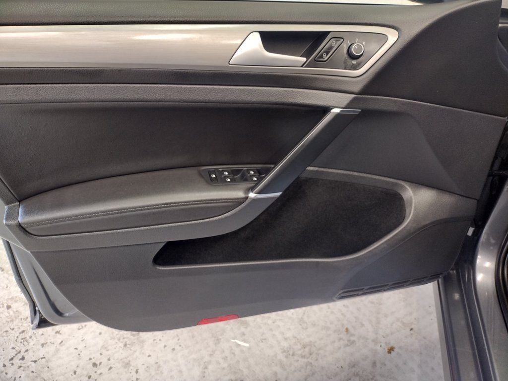 Used 2016 Volkswagen Golf SE FWD image 18