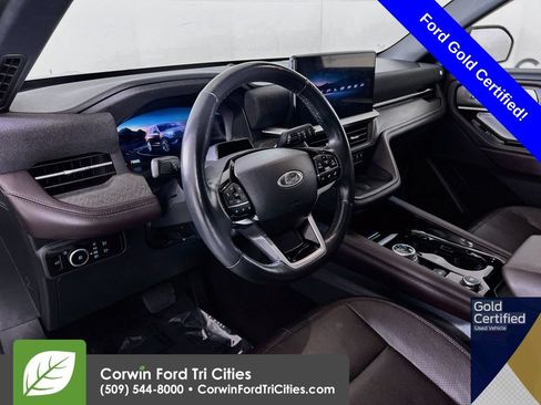 Used 2025 Ford Explorer Platinum w/ LUX Leather Package AWD/4WD image 3