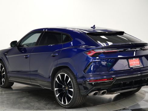Used 2022 Lamborghini Urus AWD/4WD image 7