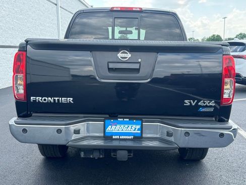 Used 2017 Nissan Frontier SV w/ SV Value Truck Package AWD/4WD image 7