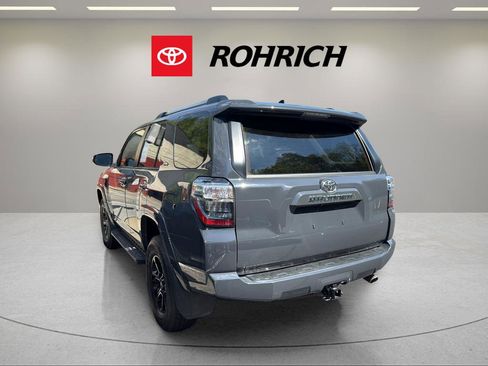 Used 2024 Toyota 4Runner SR5 Premium w/ SR5 Premium Package AWD/4WD image 5