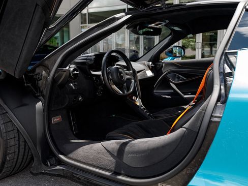 Used 2025 McLaren 750S RWD image 61