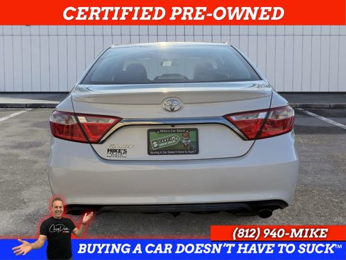 Used 2017 Toyota Camry SE image 5