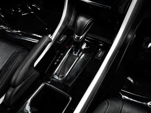 Used 2016 Honda Accord Touring image 25