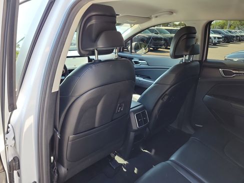 Used 2023 Kia Sportage EX FWD image 16