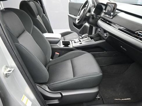Used 2022 Mitsubishi Outlander ES AWD/4WD image 22