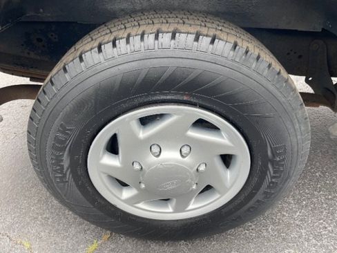 Used 2011 Ford E-250 and Econoline 250 w/ Commercial Cargo Van Pkg image 19