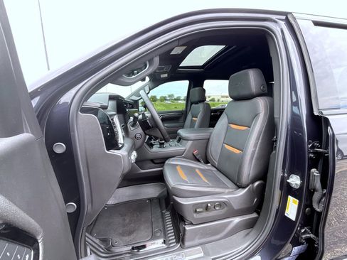 Certified 2025 GMC Sierra 1500 AT4 w/ AT4 Premium Package AWD/4WD image 10