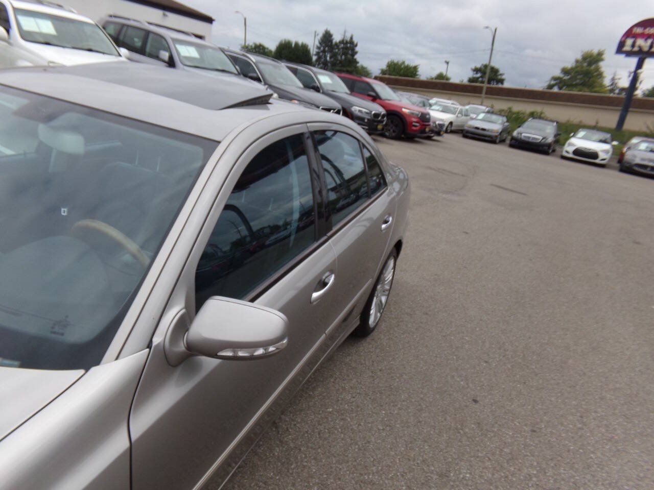 Used 2008 Mercedes-Benz E 350 4MATIC Sedan image 33