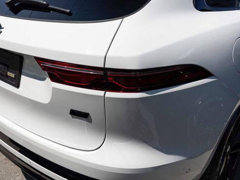 Used 2026 Jaguar F-PACE R-Dynamic S AWD/4WD image 30