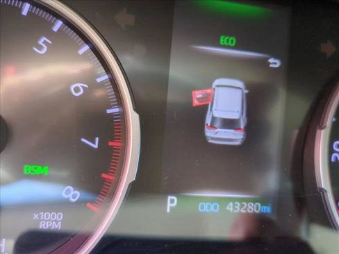 Used 2021 Toyota RAV4 XLE FWD image 14