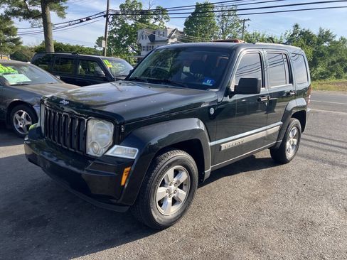 Used 2012 Jeep Liberty Sport AWD/4WD image 2