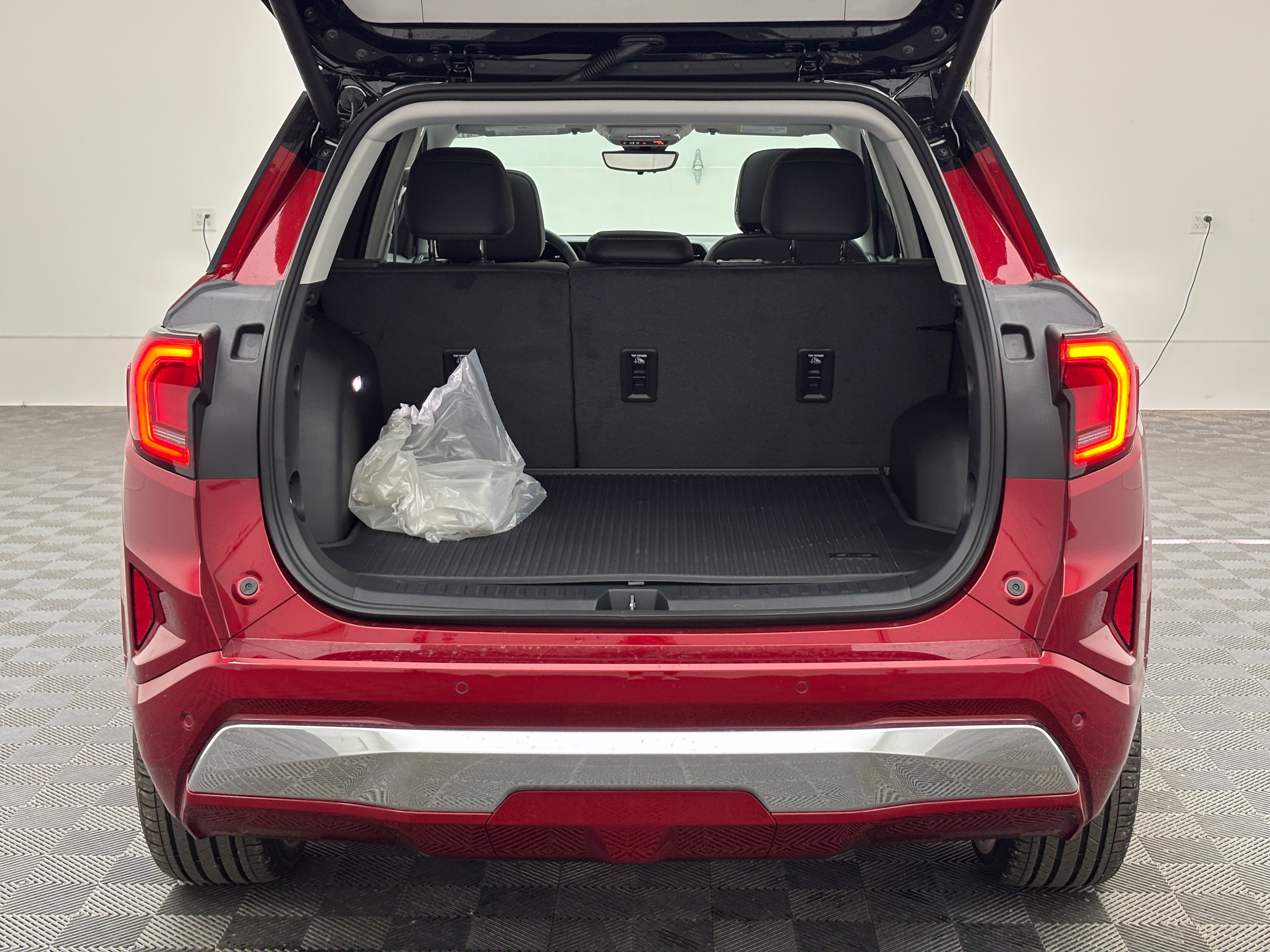New 2027 GMC Terrain Denali w/ LPO, Floor Liner Package AWD/4WD image 12