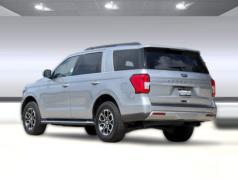 Used 2022 Ford Expedition XLT RWD image 3