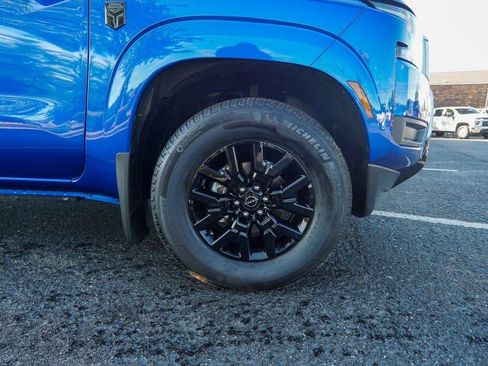 Used 2026 Nissan Frontier SV w/ All-Weather Content Package AWD/4WD image 11
