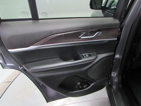 Used 2025 Jeep Grand Cherokee Limited w/ Black Appearance Package AWD/4WD image 26