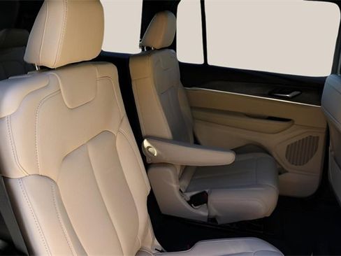 New 2025 Jeep Grand Cherokee L Limited image 19