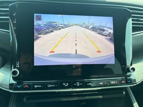Used 2024 Jeep Wagoneer Series II RWD image 14