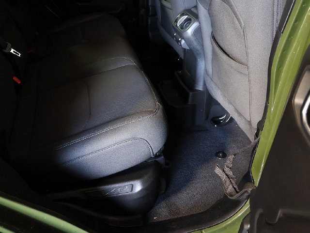 Used 2023 Jeep Wrangler Unlimited w/ Cold Weather Group AWD/4WD image 34