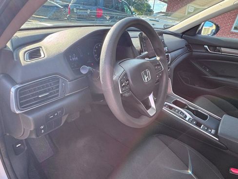 Used 2021 Honda Accord Hybrid image 10