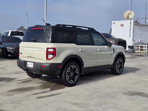 New 2025 Ford Bronco Sport Outer Banks w/ Outer Banks Tech Package+ image 4