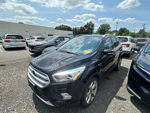 Used 2019 Ford Escape Titanium AWD/4WD image 2