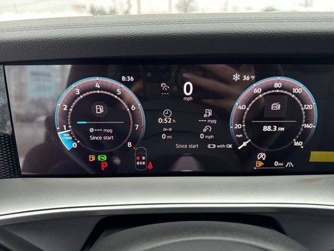 New 2026 Volkswagen Tiguan SE R-Line image 8