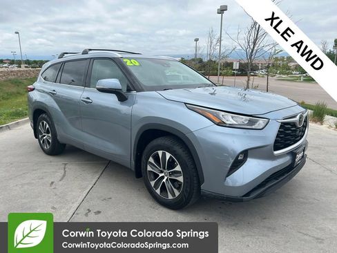 Used 2020 Toyota Highlander XLE AWD/4WD image 1