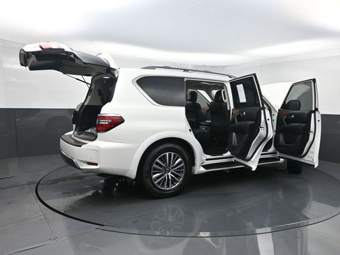 Used 2023 Nissan Armada SL w/ Captain's Chairs Package RWD image 42