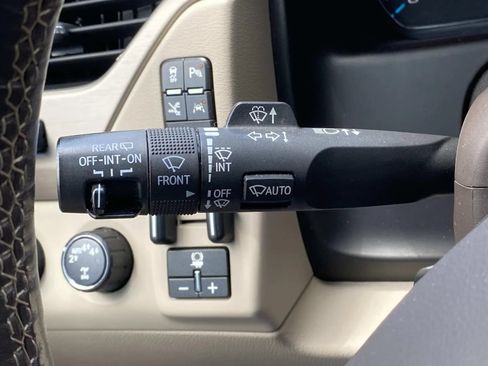 Used 2019 GMC Yukon Denali w/ Denali Ultimate Package AWD/4WD image 25