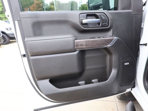 Certified 2022 Chevrolet Silverado 2500 LTZ w/ LTZ Plus Package AWD/4WD image 12