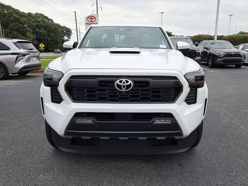 Used 2025 Toyota Tacoma TRD Sport w/ TRD Sport Premium Package AWD/4WD image 2