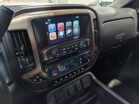 Used 2019 GMC Sierra 2500 Denali w/ Duramax Plus Package AWD/4WD image 9