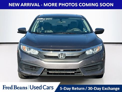 Used 2018 Honda Civic EX image 2