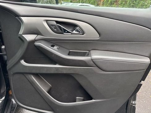 Used 2023 Chevrolet Traverse LT image 29