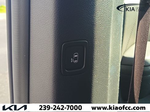Certified 2025 Kia Carnival SX Prestige FWD image 22
