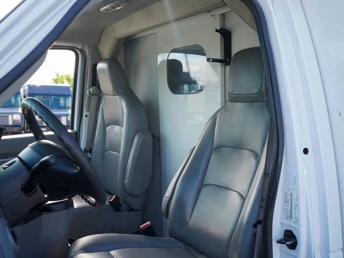 Used 2016 Ford E-450 and Econoline 450 Super Duty w/ Power Windows & Locks Group RWD image 31