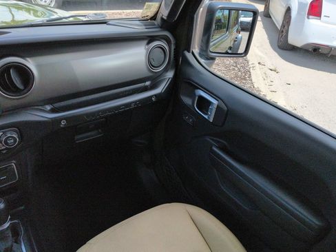Used 2021 Jeep Wrangler Unlimited Sport AWD/4WD image 16