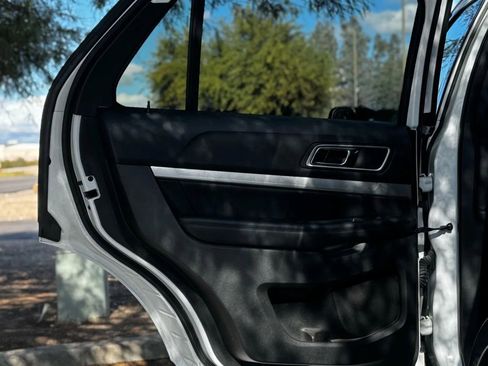 Used 2017 Ford Explorer XLT w/ Equipment Group 201A image 24