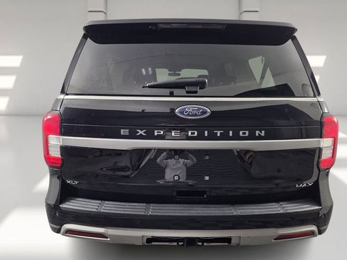 Used 2023 Ford Expedition Max XLT image 6