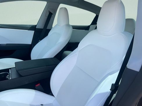 Used 2025 Tesla Model 3 Long Range RWD image 22