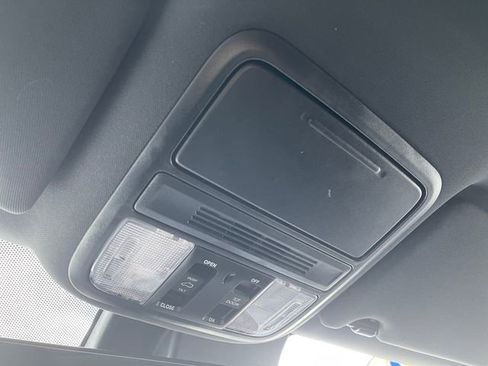 Used 2022 Honda Pilot TrailSport image 35