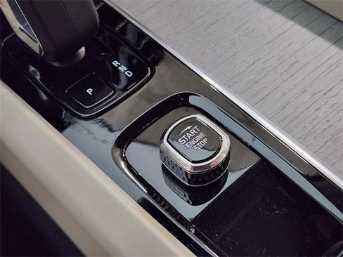 Used 2025 Volvo XC60 T8 Plus w/ Protection Package Premier image 20