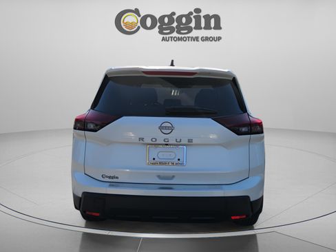 New 2026 Nissan Rogue SV FWD image 4