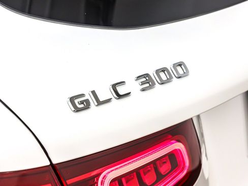 Used 2022 Mercedes-Benz GLC 300 image 9