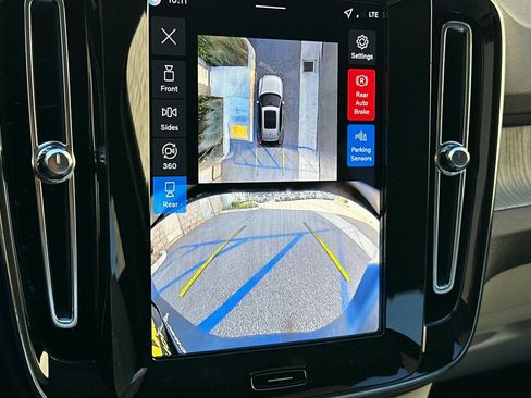 New 2026 Volvo XC40 B5 Ultra w/ Climate Package AWD/4WD image 22